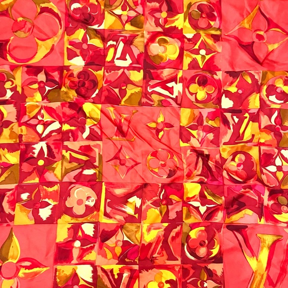Vintage Louis Vuitton watercolor silk scarf - Picture 4 of 5